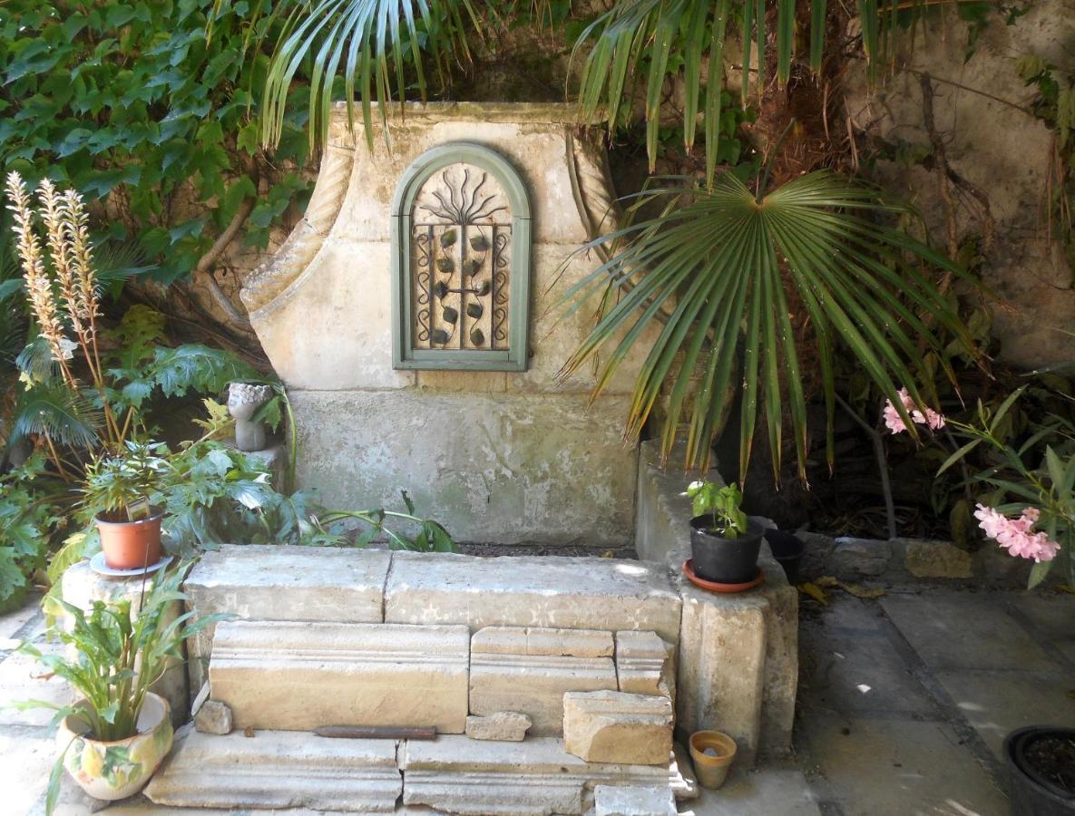 Logis De La Meschaussee, Dans Donjon Du Xie Siecle Canet  Extérieur photo