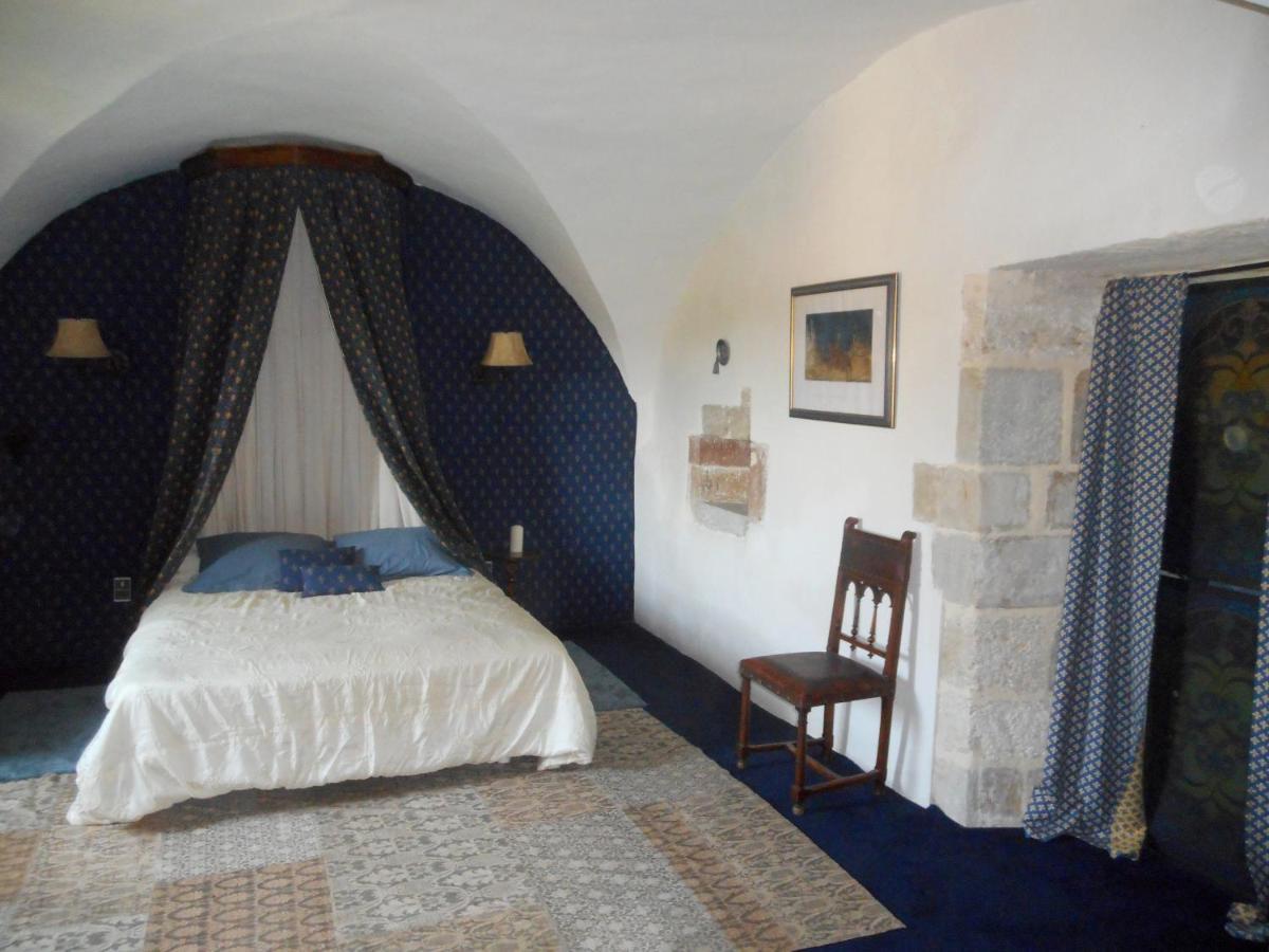 Logis De La Meschaussee, Dans Donjon Du Xie Siecle Canet  Extérieur photo